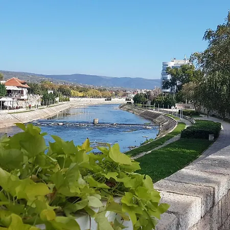Apartment Riverside With Private Parking Nis
