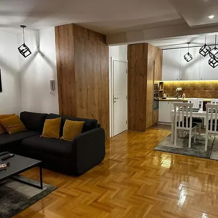 Daire Riverside With Private Parking *